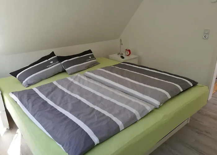 Goermer Mit Wasserbett Nyaraló *