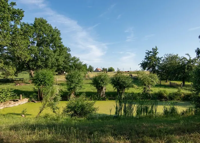 Goermer Mit Wasserbett Nyaraló *
